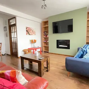 2 Bedrooms 2 Stations Apartment London